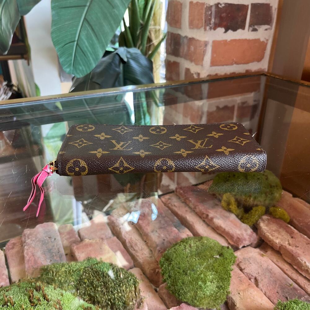 LOUIS VUITTON Clemence Fuchsia Monogram Canvas Wallet - Picture 4 of 13